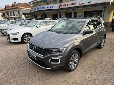 Käytetty VW T-Roc Business 150 HP (110 kW) 2021 Harmaa Katumaasturi