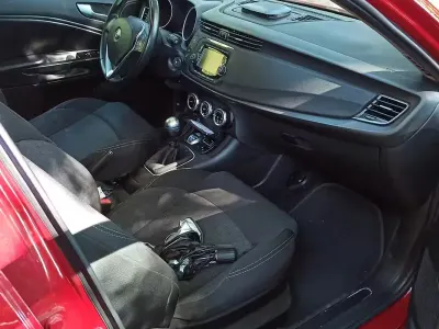 Usata Alfa Romeo Giulietta 150 CV (110 kW) 2016 Rosso Utilitaria