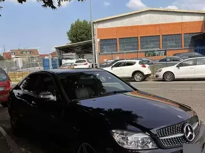 Usata Mercedes C220 170 CV (125 kW) 2008 Blu Berlina