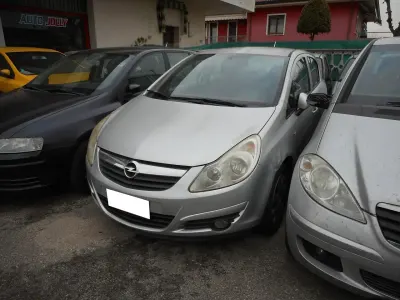 Używany Opel Corsa 74 KM (54 kW) 2008 Szary Sedan/Limuzyna