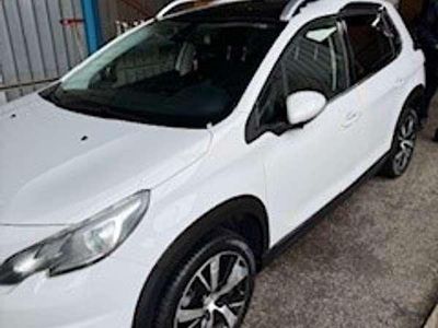 Usata Peugeot 2008 Active 99 CV (72 kW) 2016 Bianco SUV