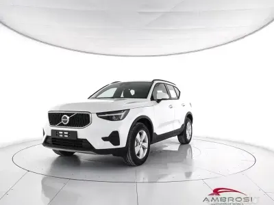 Nuova Volvo XC40 Core 163 CV (119 kW) 2026 Bianco SUV