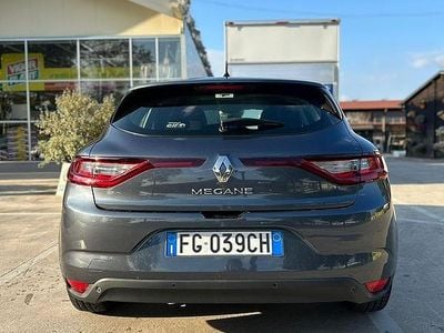 Usata Renault Mégane IV 110 CV (80 kW) 2016 Grigio Berlina