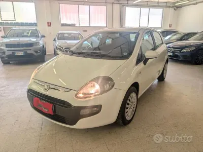Usata Fiat Punto Evo Dynamic 69 CV (50 kW) 2011 Bianco Utilitaria