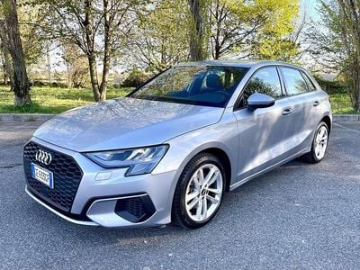 Usata Audi A3 Business 150 CV (110 kW) 2021 Argento floret Berlina