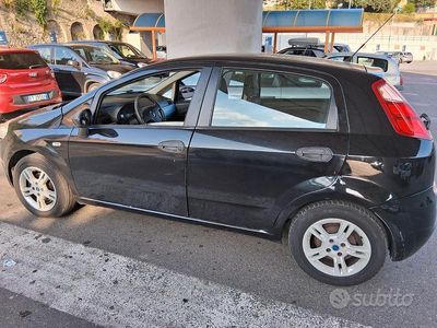 Nero Usata 2006 Fiat Grande Punto Utilitaria | 2500 € (Buon prezzo)