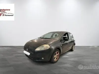 Usata Fiat Grande Punto 90 CV (66 kW) 2008 Grigio Utilitaria
