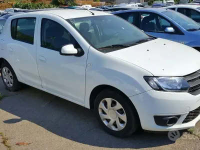 Usata Dacia Sandero Lauréate 75 CV (55 kW) 2017 Bianco Berlina