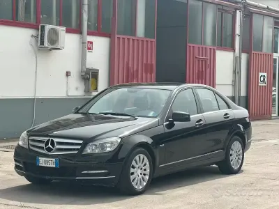 Usata Mercedes C220 170 CV (125 kW) 2011 Nero Berlina