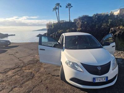 Usata Lancia Ypsilon 69 CV (50 kW) 2019 Utilitaria