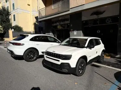 Usata Jeep Avenger 100 CV (73 kW) 2024 Bianco SUV