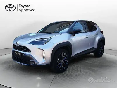 Usata Toyota Yaris Cross 116 CV (85 kW) 2022 Grigio SUV