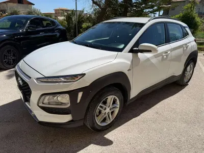 Usata Hyundai Kona Style 120 CV (88 kW) 2019 Bianco SUV
