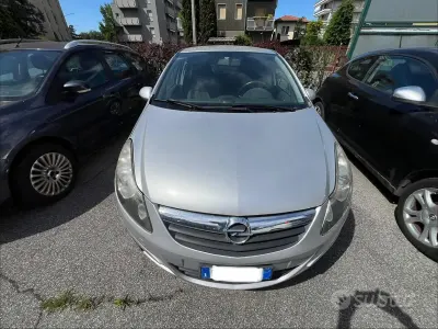 Usata Opel Corsa Club 85 CV (62 kW) 2011 Grigio Utilitaria