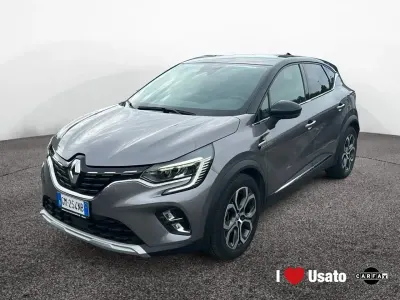 Usata Renault Captur Techno 145 CV (106 kW) 2023 Grigio SUV
