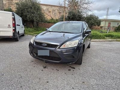 Usata Ford Focus Style 110 CV (80 kW) 2009 Grigio Station wagon