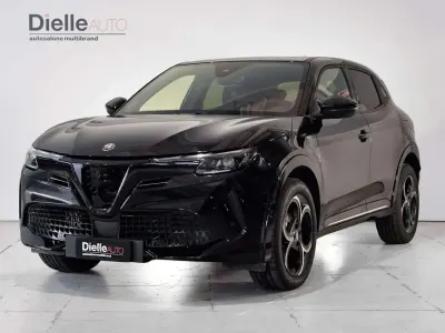 Nuova Alfa Romeo Junior 145 CV (106 kW) 2025 Nero tortona SUV