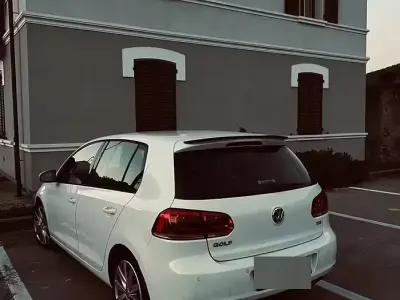 Usata VW Golf VII 105 CV (77 kW) 2012 Bianco Berlina