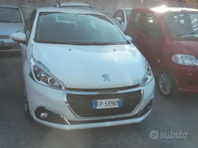 Usata Peugeot 208 Active 75 CV (55 kW) 2018 Bianco Utilitaria