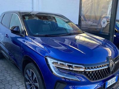 Usata Renault Austral Techno 158 CV (116 kW) 2025 Blu iron tetto nero SUV