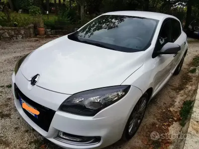 Usata Renault Mégane III 110 CV (80 kW) 2012 Bianco Berlina