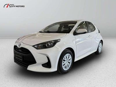 Usata Toyota Yaris Hybrid Active 116 CV (85 kW) 2025 Bianco Berlina