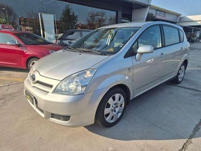 Usata Toyota Corolla Verso 129 CV (94 kW) 2005 Argento Monovolume