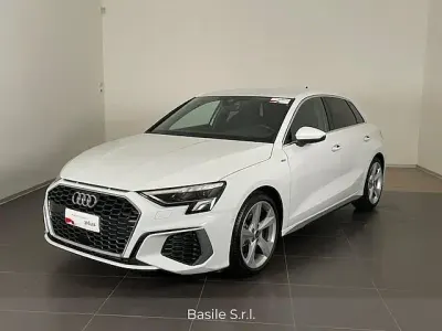 Usata Audi A3 S-Line 150 CV (110 kW) 2024 Bianco ghiaccio metallizzato Berlina