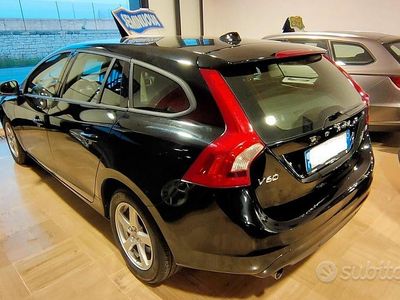Occasion Volvo V60 120 ch (88 kW) 2017 Noir Break