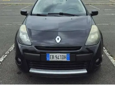 Occasion Renault Clio III Dynamique 75 PK (55 kW) 2010 Zwart Sedan
