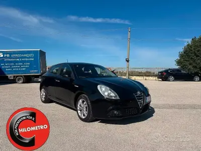 Begagnad Alfa Romeo Giulietta Distinctive 105 HK (77 kW) 2011 Svart Halvkombi