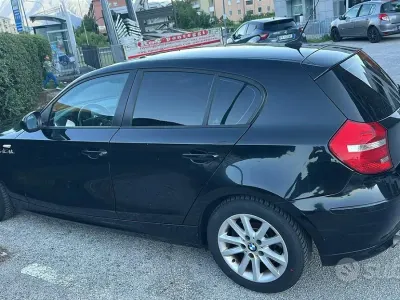 Usata BMW 118 143 CV (105 kW) 2011 Nero Utilitaria