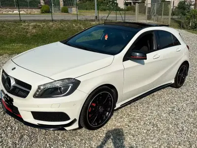 Usata Mercedes A180 Premium 122 CV (89 kW) 2014 Bianco Utilitaria
