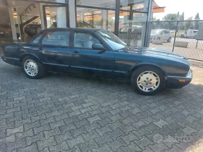 Occasion Jaguar XJ6 241 ch (177 kW) 1996 Bleue Berline