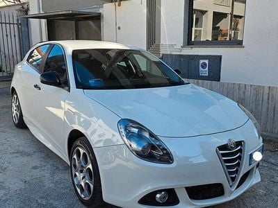 Usata Alfa Romeo Giulietta Exclusive 150 CV (110 kW) 2015 Bianco Utilitaria