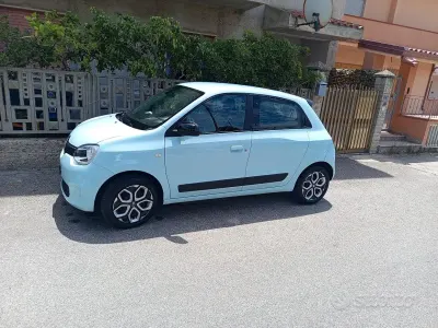 Usata Renault Twingo 30 kW (42 CV) 2024 Blu Utilitaria