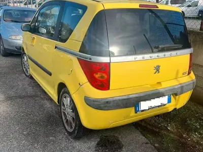 Usata Peugeot 1007 109 CV (80 kW) 2005 Giallo Monovolume