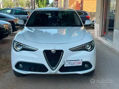 Usata Alfa Romeo Stelvio Business 210 CV (154 kW) 2018 Bianco SUV