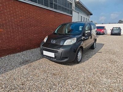 Usata Peugeot Bipper Family 75 CV (55 kW) 2012 Nero Monovolume