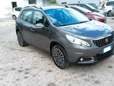 Usata Peugeot 2008 GT-line 99 CV (72 kW) 2016 Grigio SUV