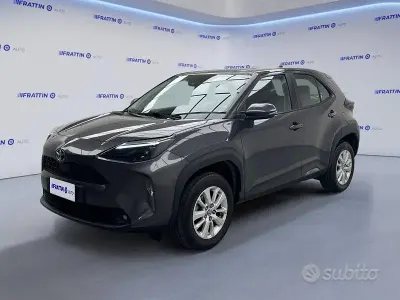 Usata Toyota Yaris Cross Business Edition 92 CV (67 kW) 2021 Grigio SUV