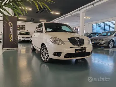 Usata Lancia Ypsilon 69 CV (50 kW) 2011 Bianco Utilitaria