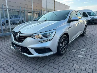 Usata Renault Mégane IV Zen 73 CV (53 kW) 2017 Grigio Berlina