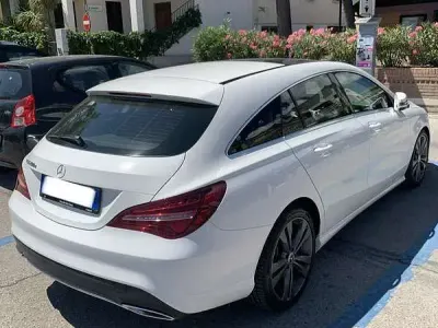 Usata Mercedes CLA200 Shooting Brake Business 150 CV (110 kW) 2019 Station wagon