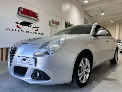 Usata Alfa Romeo Giulietta Distinctive 140 CV (102 kW) 2012 Grigio Utilitaria