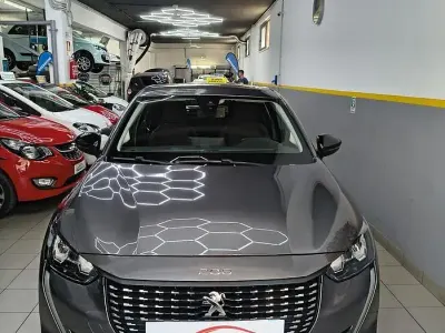 Usata Peugeot 208 Active 75 CV (55 kW) 2022 Grigio Utilitaria