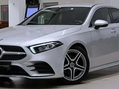 Usata Mercedes A180 Premium 136 CV (100 kW) 2021 Argento Berlina