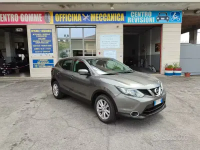 Usata Nissan Qashqai 110 CV (80 kW) 2016 Grigio SUV