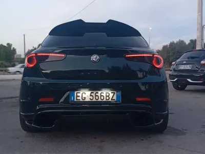Usata Alfa Romeo Giulietta Quadrifoglio 2010 Verde Utilitaria
