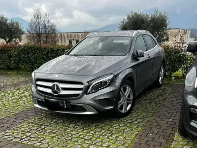 Usata Mercedes GLA200 136 CV (100 kW) 2017 Grigio SUV
